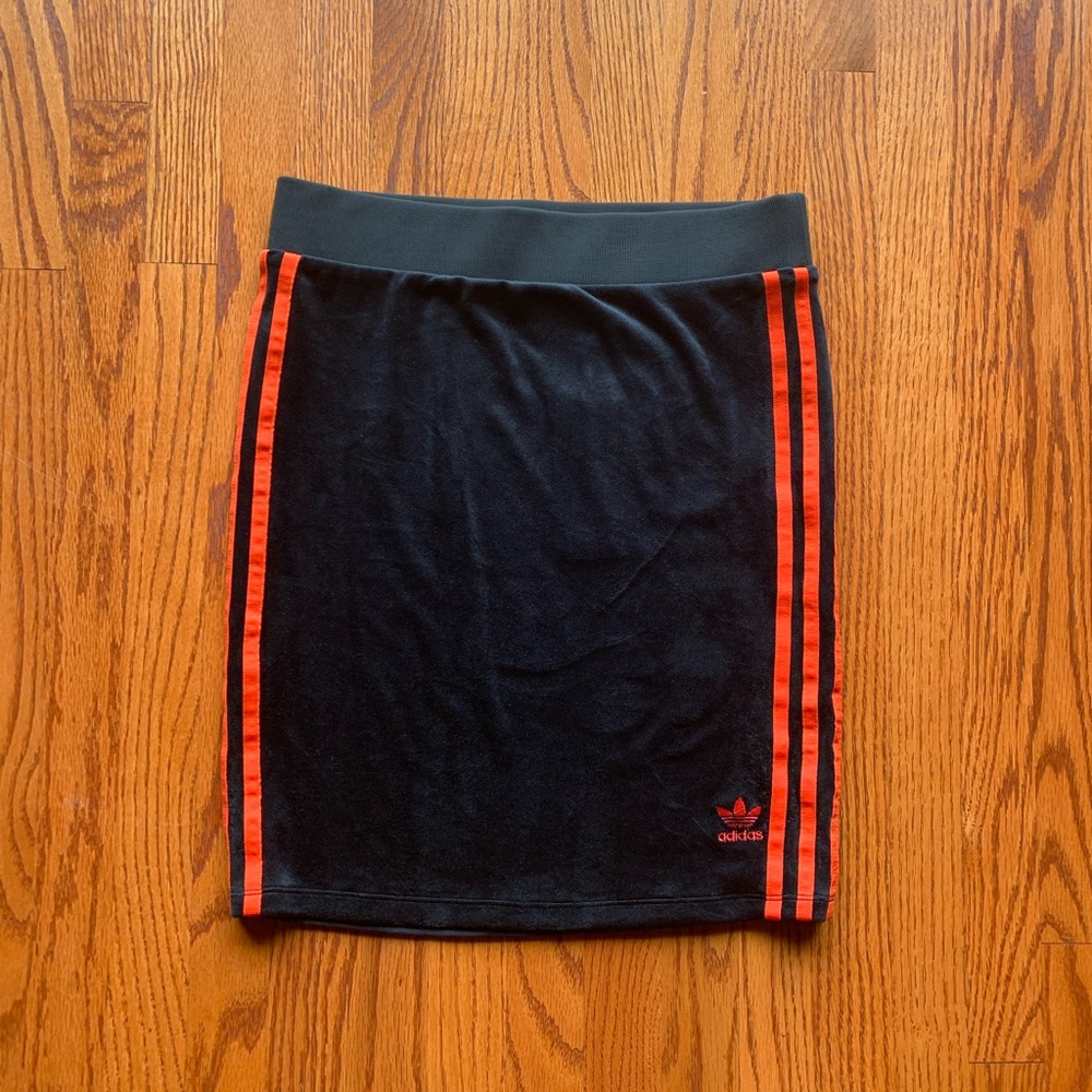 MATCHING V-day Skirt!